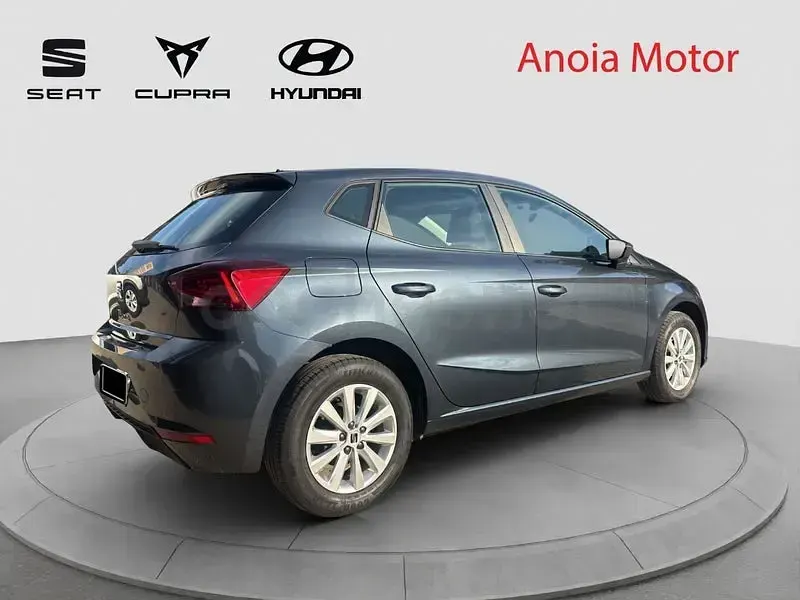 Usado Seat Ibiza Style 80 CV (58 kW) 2024 Gris / plata Utilitario