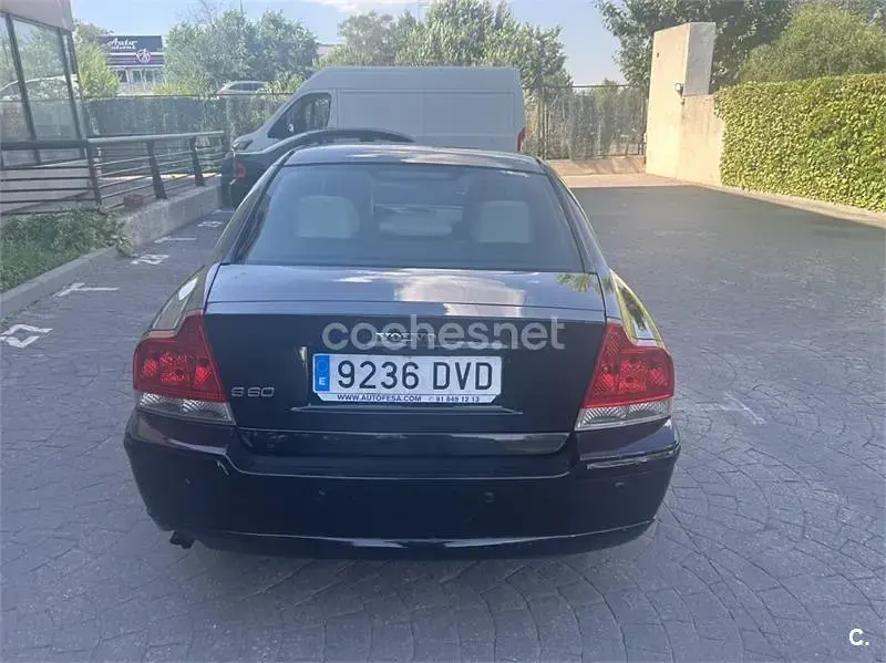 Usado Volvo S60 Momentum 140 CV (102 kW) 2006 Negro Berlina