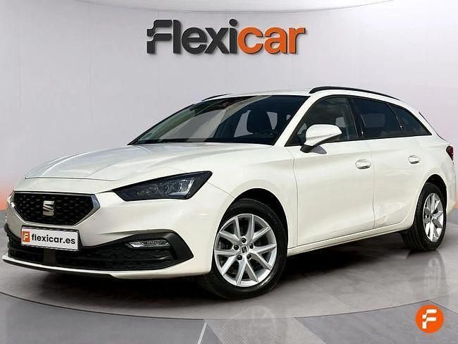 Usado Seat Leon Style 115 CV (84 kW) 2021 Blanco Familiar