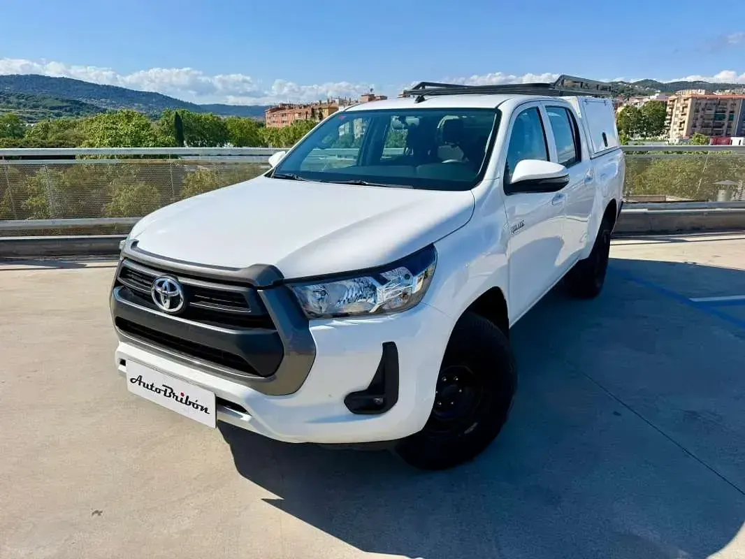 Usado Toyota HiLux 150 CV (110 kW) 2023 Blanco Pickup/Camioneta