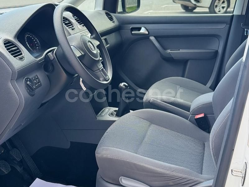 Usado VW Caddy Maxi Trendline 102 CV (75 kW) 2015 Blanco Monovolumen