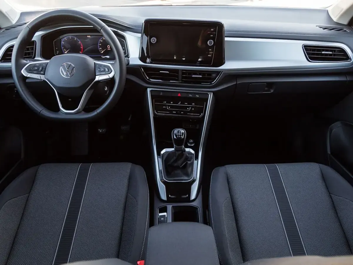 Usado VW T-Roc Life 110 CV (80 kW) 2022 Gris SUV