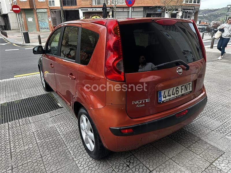 Usado Nissan Note Visia 88 CV (64 kW) 2007 Naranja Utilitario