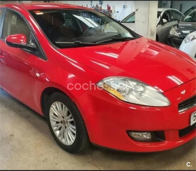 Usado Fiat Bravo Active 120 CV (88 kW) 2008 Rojo Utilitario