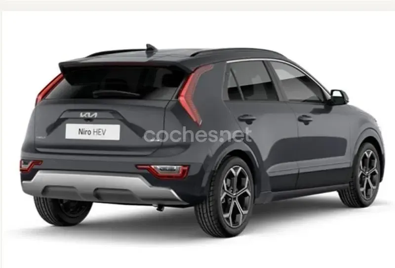 Usado Kia Niro 141 CV (103 kW) 2023 Gris / plata SUV
