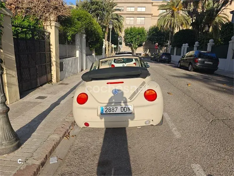 Usado VW New Beetle 102 CV (75 kW) 2004 Blanco Utilitario
