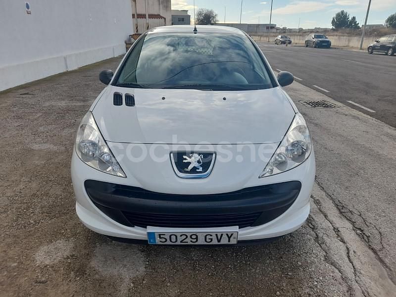 Usado Peugeot 206+ 70 CV (51 kW) 2010 Blanco Utilitario