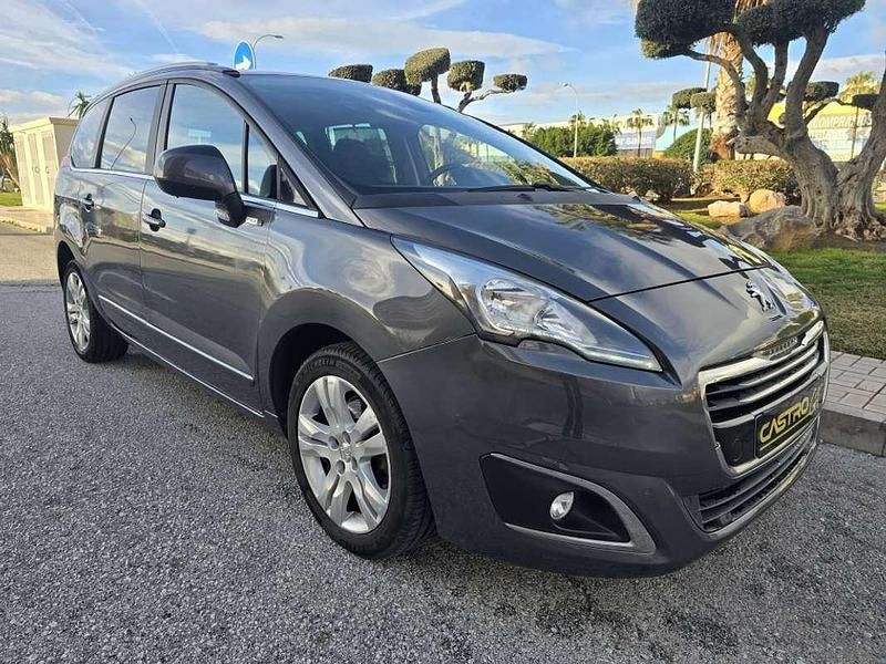 Gris Usado 2016 Peugeot 5008 Style Monovolumen | 7900 € (Buen precio) - Imagen 1/4