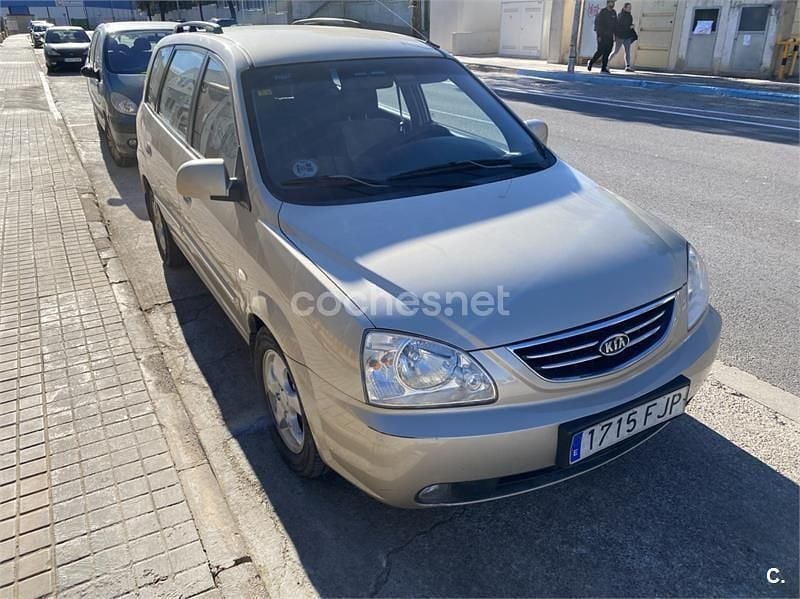 Usado Kia Carens EX 140 CV (102 kW) 2006 Beige Monovolumen