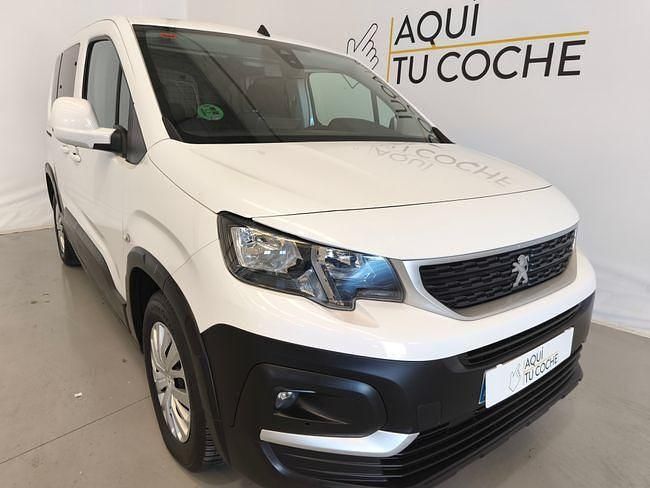 Usado Peugeot Rifter Active 100 CV (73 kW) 2021 Blanco Monovolumen
