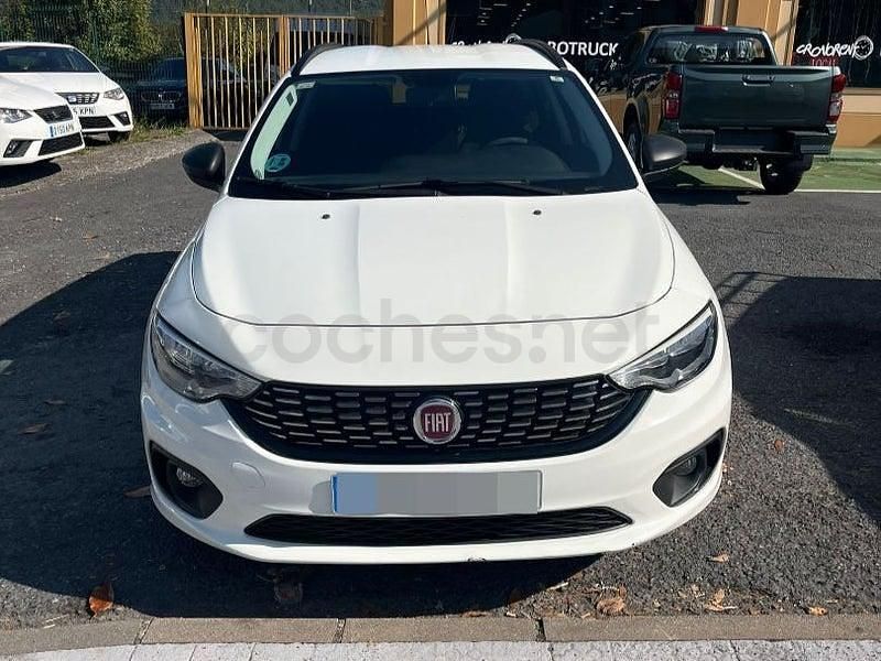 Usado Fiat Tipo Business 120 CV (88 kW) 2018 Blanco Familiar