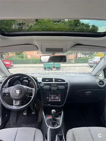 Usado Seat Leon Sport 105 CV (77 kW) 2006 Negro Utilitario