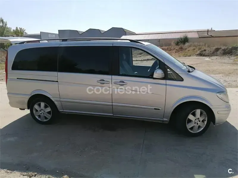 Usado Mercedes Viano 150 CV (110 kW) 2010 Marrón Monovolumen