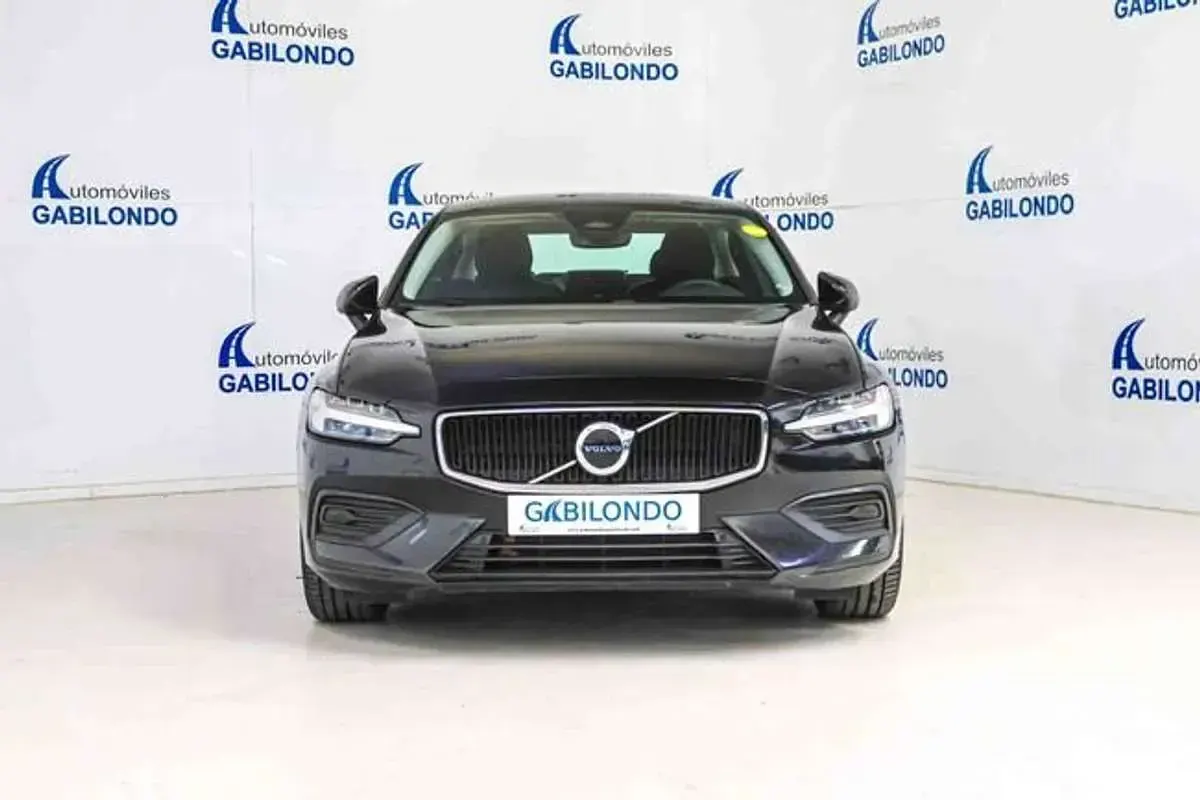 Usado Volvo S60 Core 197 CV (144 kW) 2022 Negro Berlina