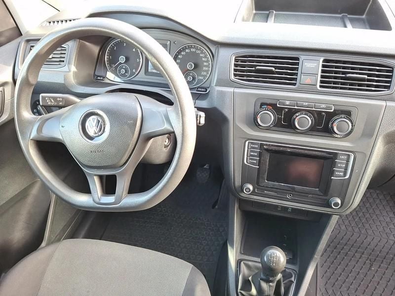 Usado VW Caddy 102 CV (75 kW) 2019 Blanco Monovolumen