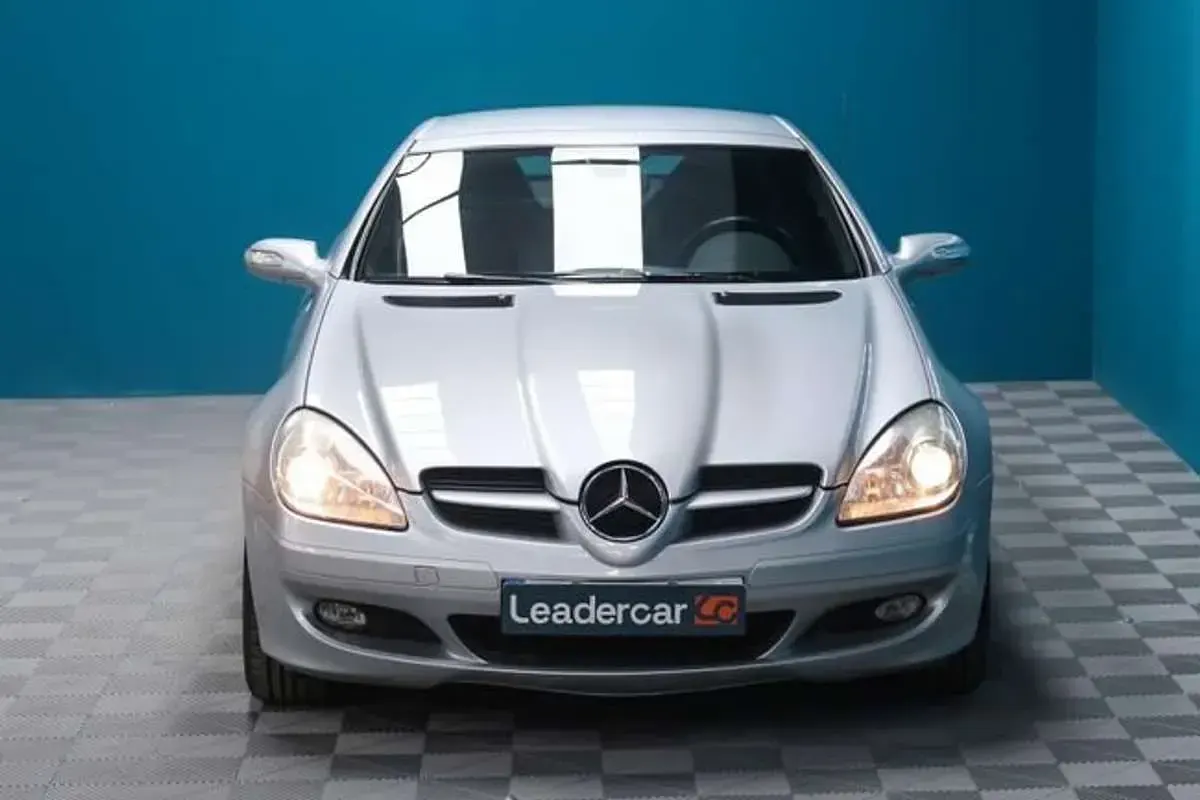 Usado Mercedes SLK200 163 CV (119 kW) 2004 Plateado Descapotable
