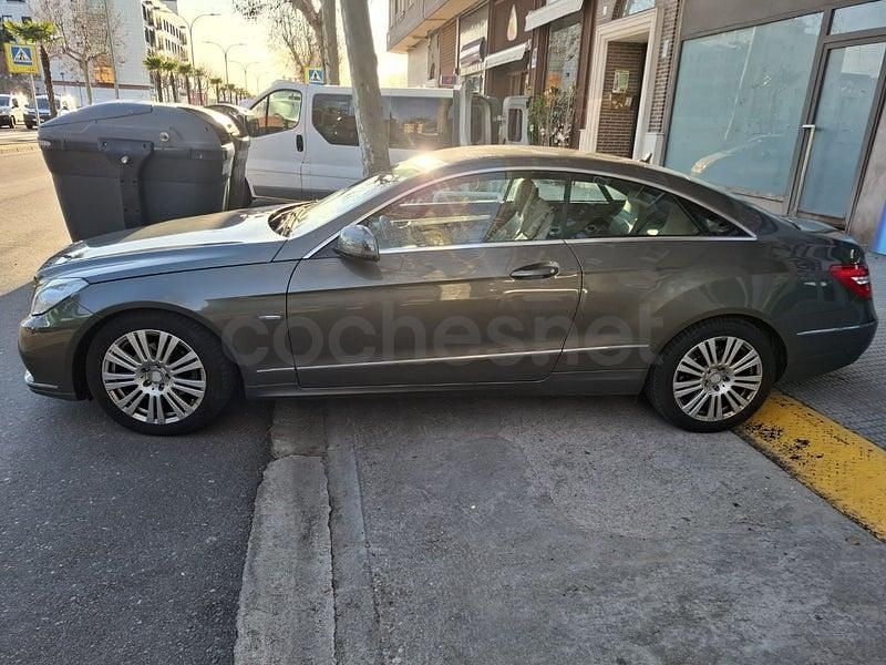 Usado Mercedes C220 170 CV (125 kW) 2011 Beige Coupe