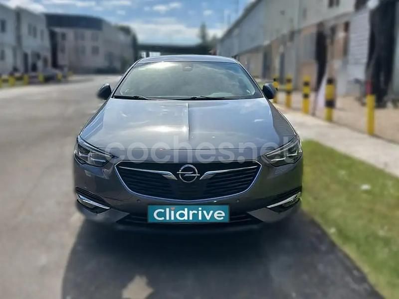 Usado Opel Insignia Selective 136 CV (100 kW) 2017 Gris / plata Berlina