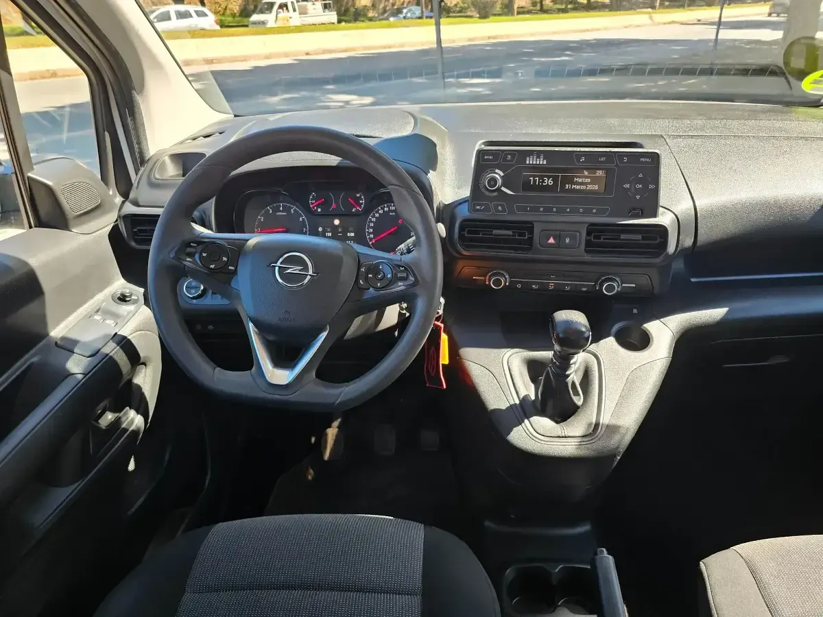 Usado Opel Combo S 100 CV (73 kW) 2021 Blanco Monovolumen