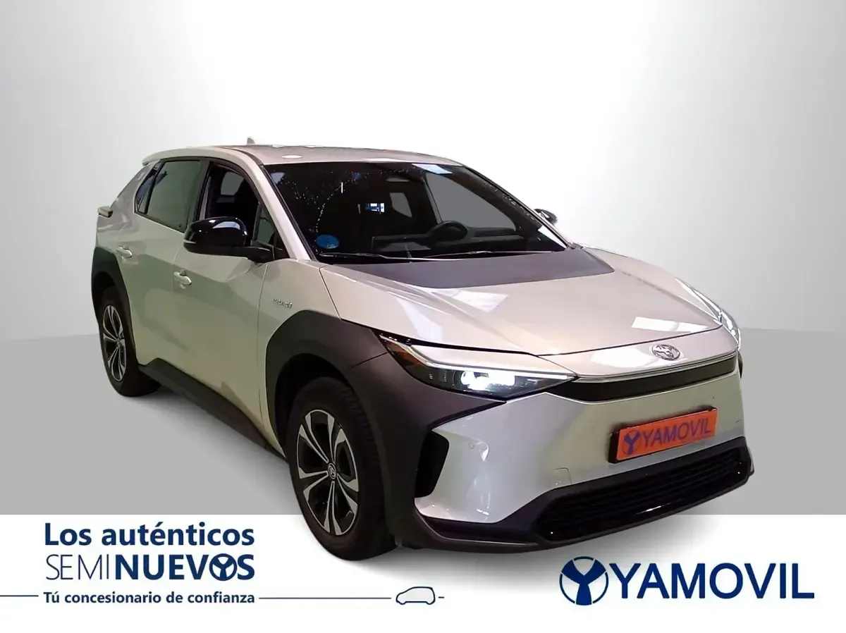 Usado Toyota bZ4X Plus 150 kW (204 CV) 2023 Gris plata SUV