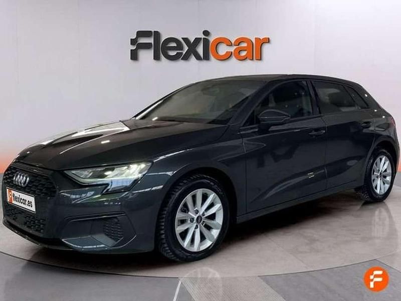 Usado Audi A3 Premium 110 CV (80 kW) 2023 Gris Berlina
