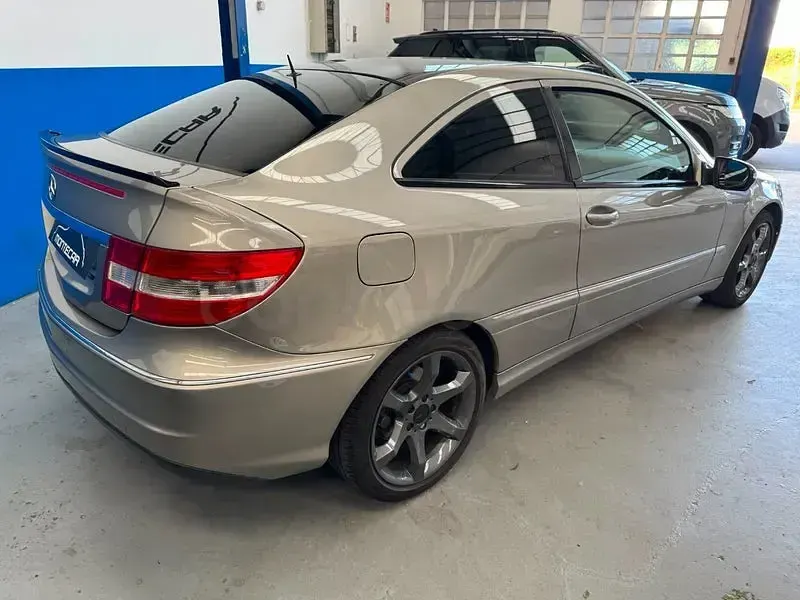 Usado Mercedes CLC180 143 CV (105 kW) 2008 Marrón Coupe