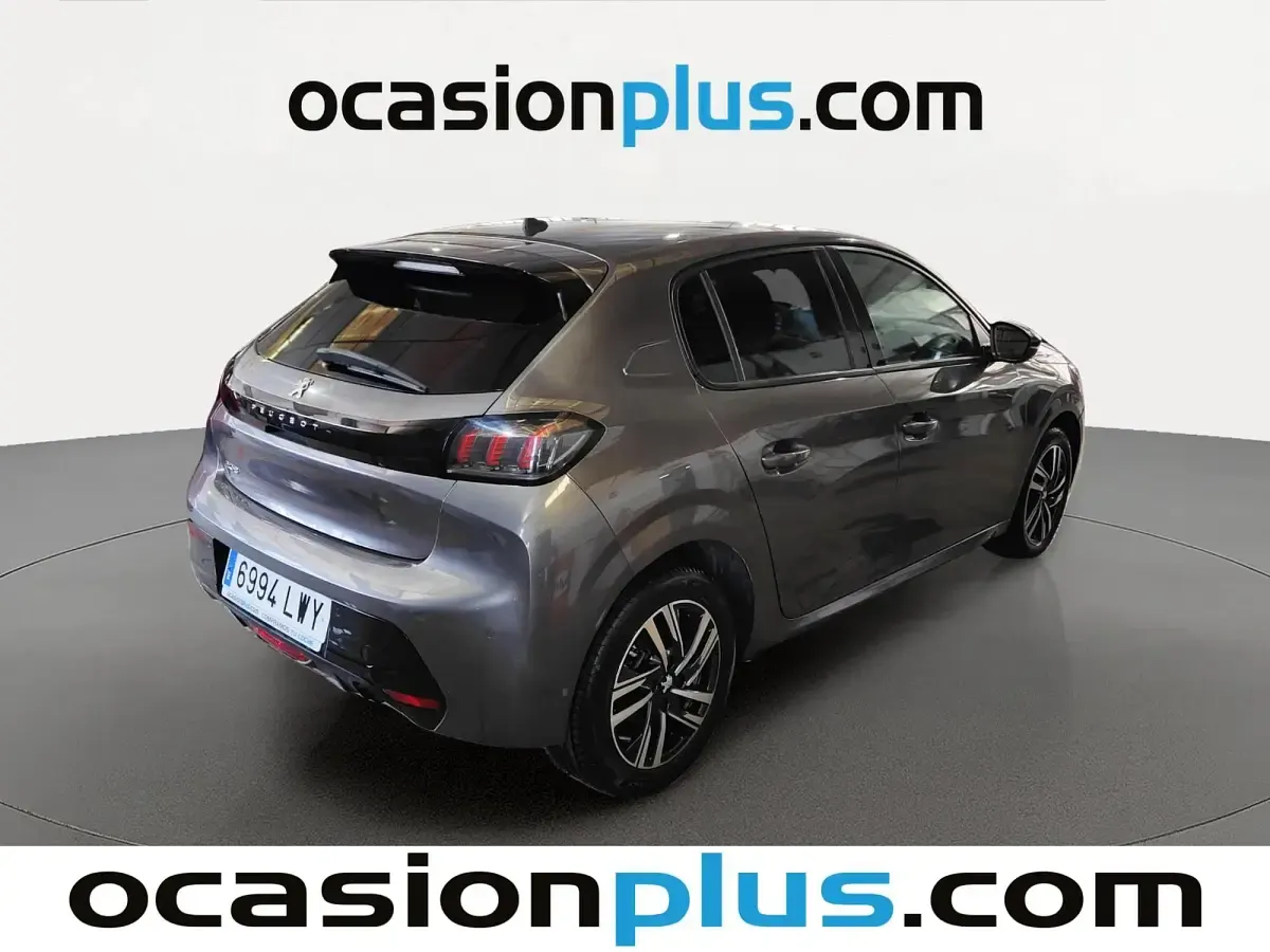 Usado Peugeot 208 Allure 102 CV (75 kW) 2022 Gris Utilitario
