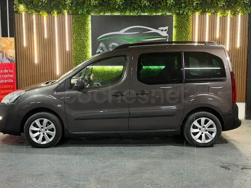 Usado Peugeot Partner Tepee Outdoor 120 CV (88 kW) 2016 Marrón Monovolumen