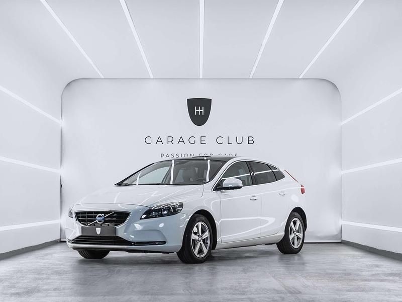 Usado Volvo V40 Momentum 150 CV (110 kW) 2012 Blanco Berlina