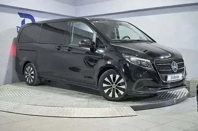 Usado Mercedes V250 Style 190 CV (139 kW) 2024 Negro Monovolumen