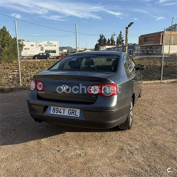 Begagnad Seat Leon Reference 90 HK (66 kW) 2013 Svart Sedan
