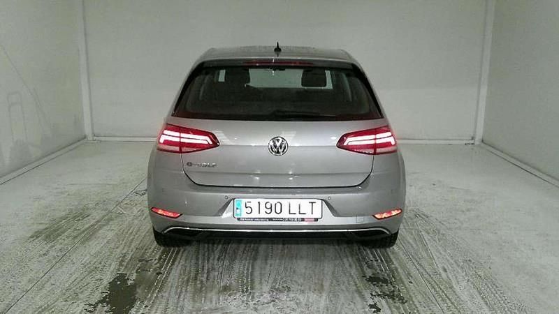 Usado VW e-Golf 100 kW (136 CV) 2021 Gris Utilitario