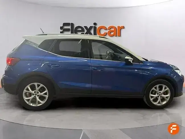 Usado Seat Arona FR 110 CV (80 kW) 2022 Azul SUV