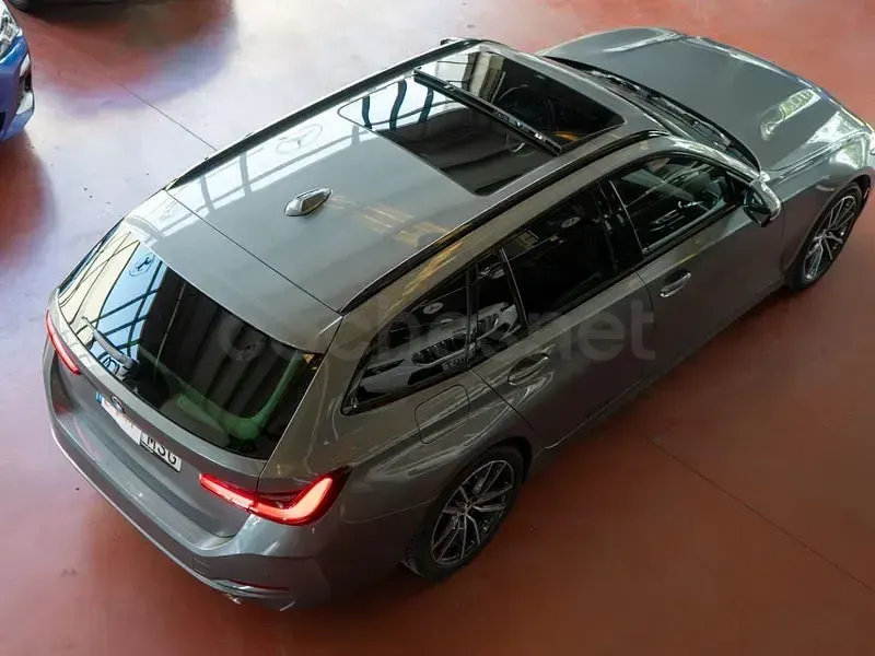 Usado BMW 330 Shadowline 245 CV (180 kW) 2024 Gris / plata Familiar