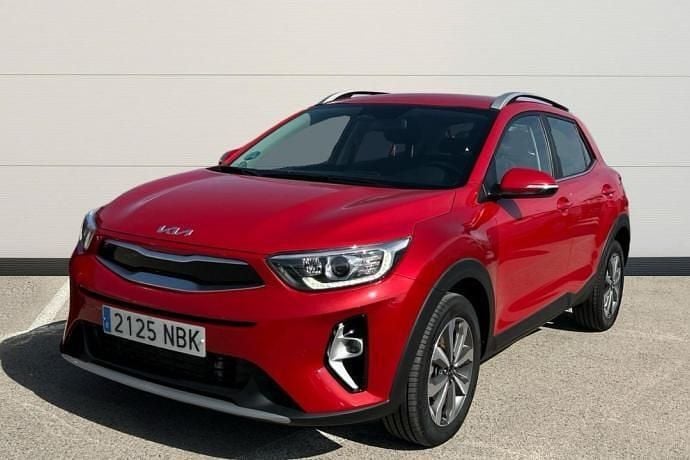 Usado Kia Stonic 101 CV (74 kW) 2025 Rojo SUV