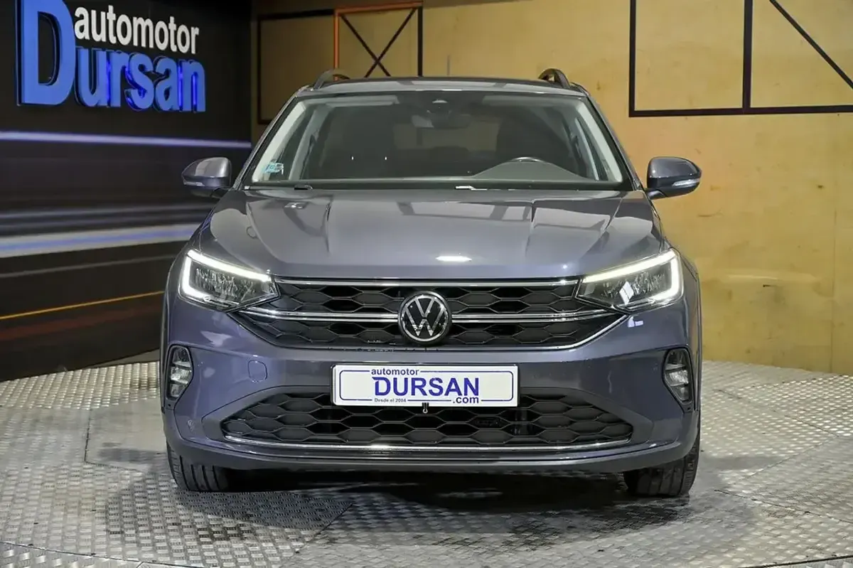 Usado VW Taigo Life 110 CV (80 kW) 2023 Gris / plata SUV