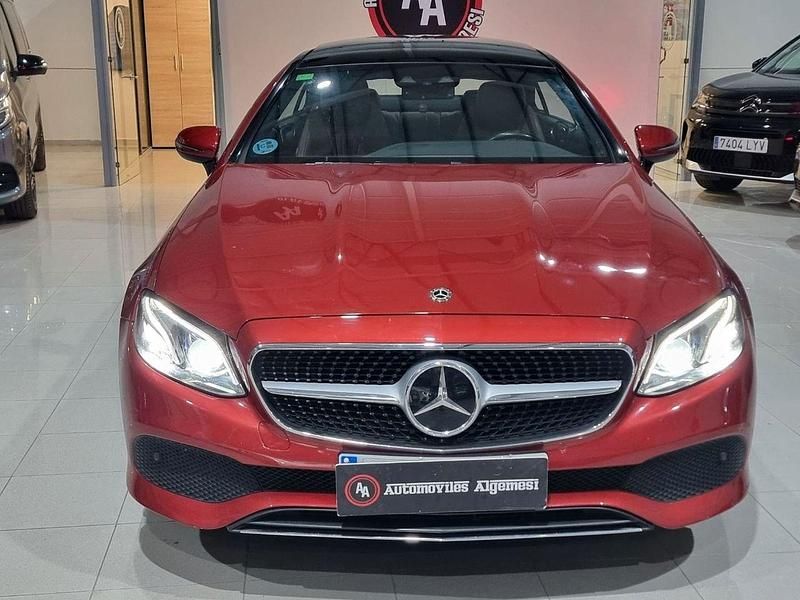 Usado Mercedes E220 194 CV (142 kW) 2018 Granate Coupe