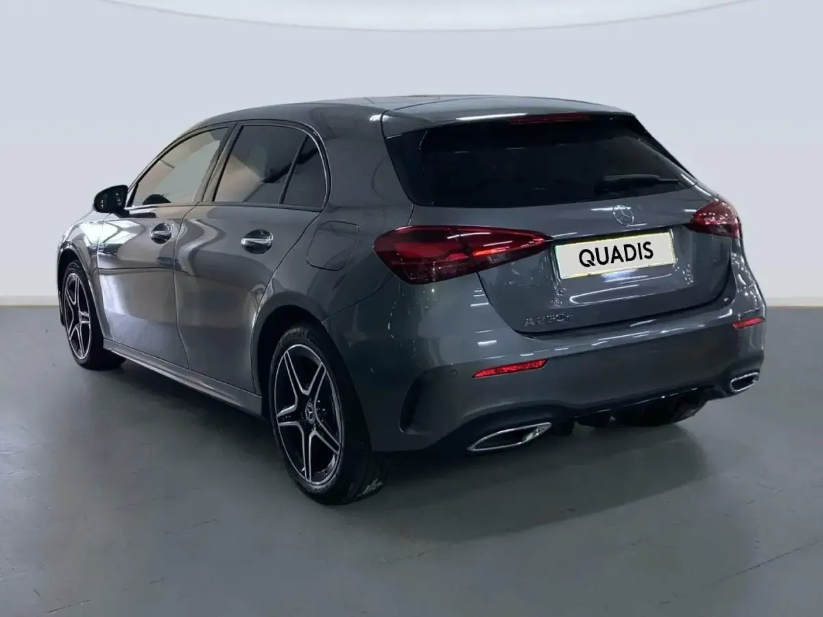 Usado Mercedes A250 218 CV (160 kW) 2025 Gris