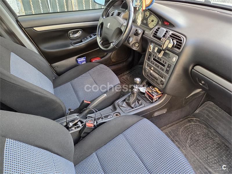 Usado Peugeot 406 110 CV (80 kW) 2003 Gris / plata Berlina