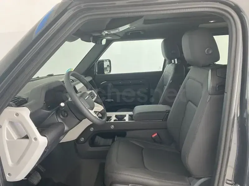Usado Land Rover Defender S 249 CV (183 kW) 2025 Gris / plata SUV