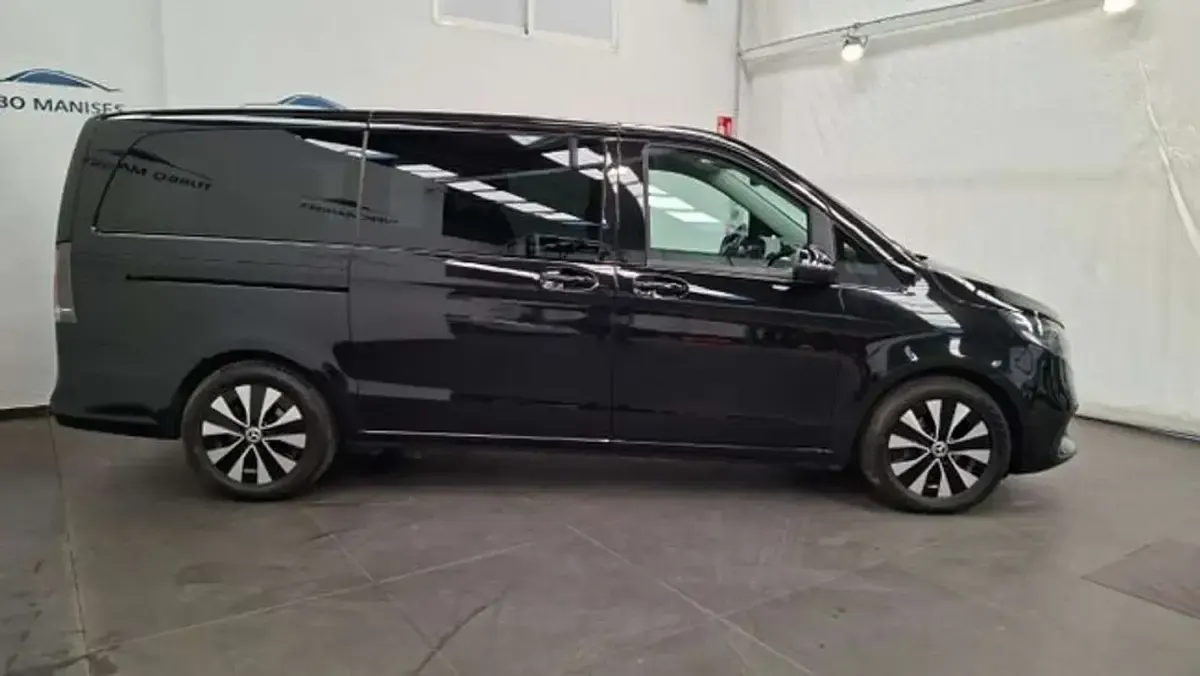 Usado Mercedes V250 Style 190 CV (139 kW) 2024 Negro Monovolumen
