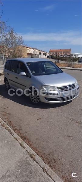 Usado VW Touran Edition 105 CV (77 kW) 2007 Gris / plata Monovolumen