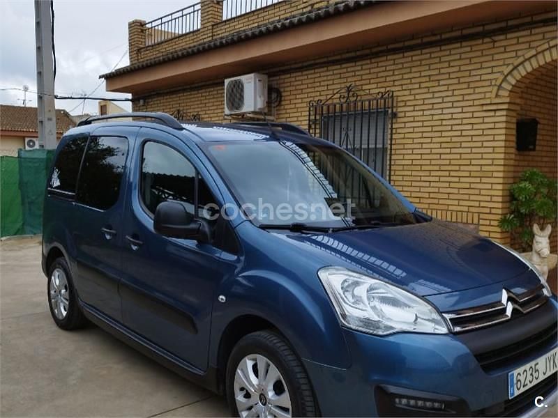 Usado Citroën Berlingo Feel 120 CV (88 kW) 2016 Azul Monovolumen