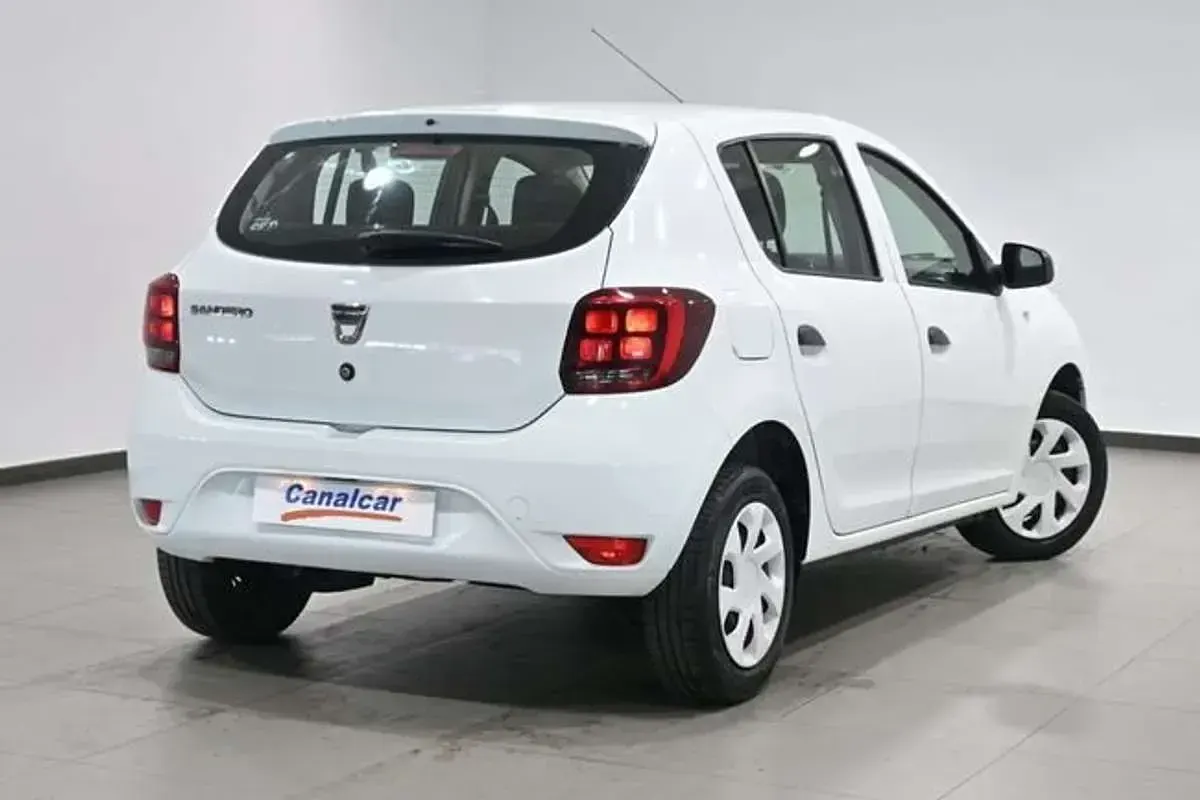 Usado Dacia Sandero Essentiel 75 CV (55 kW) 2019 Blanco Utilitario