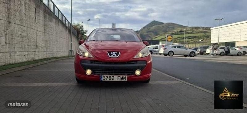 Usado Peugeot 207 150 CV (110 kW) 2007 Rojo Utilitario