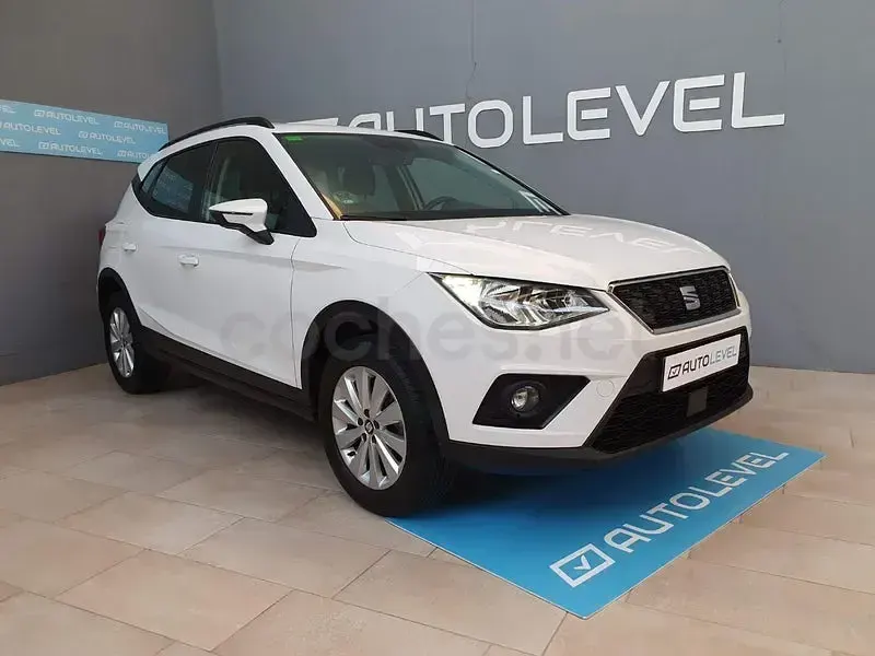 Usado Seat Arona Style 95 CV (69 kW) 2019 Blanco SUV
