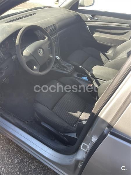 Usado Skoda Superb 115 CV (84 kW) 2007 Gris / plata Berlina