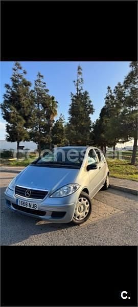 Usado Mercedes A180 Exclusive 109 CV (80 kW) 2009 Azul Monovolumen