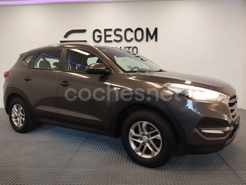 Usado Hyundai Tucson 115 CV (84 kW) 2015 Gris / plata SUV