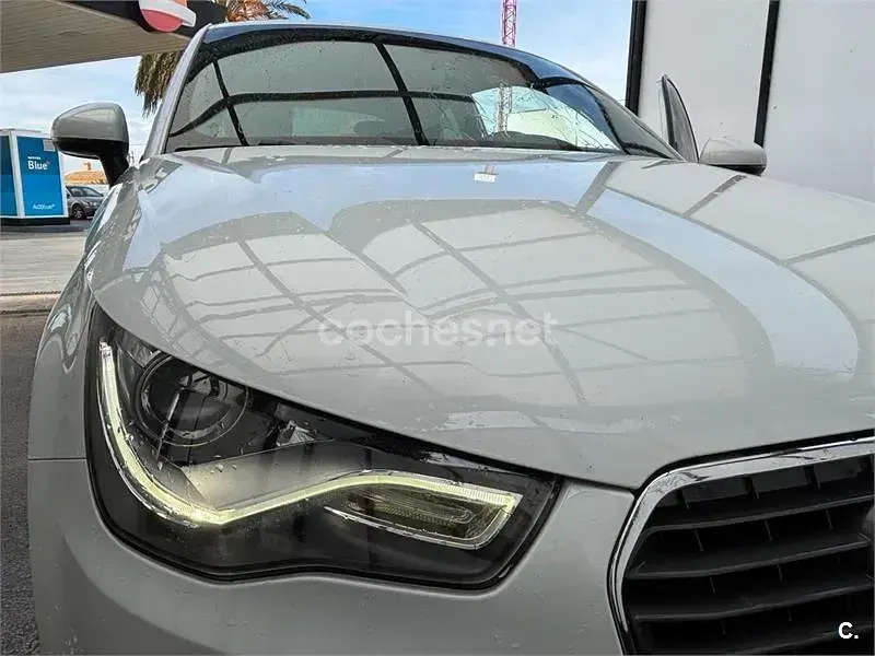 Usado Audi A1 Attraction 122 CV (89 kW) 2013 Blanco Utilitario